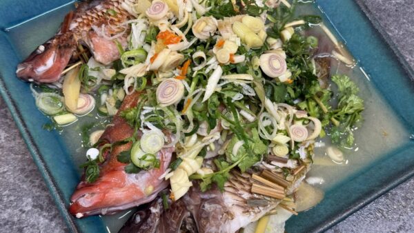 プラ・ヌン・マナオ/魚のレモングラス蒸し