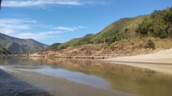 メコン川上り二日間の旅