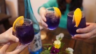 ドローン女子3人組の乾杯