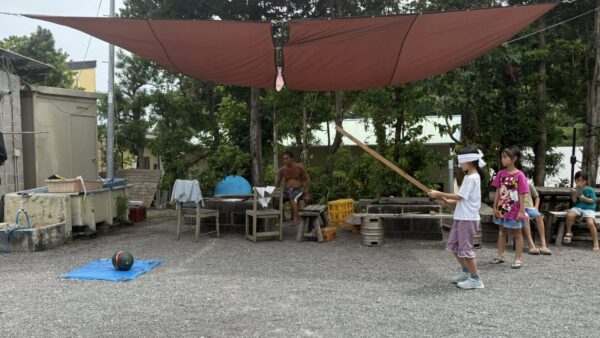 式根島で過ごす子どもたちの夏休み