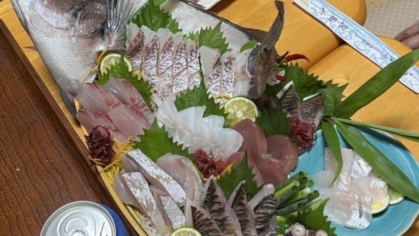 式根鯛平君や釣魚の豪華海鮮の宴