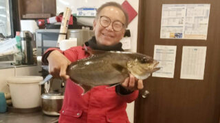 ［釣果］朝マヅメのカゴ釣りで仕留めた良型！本カンパチ51㎝